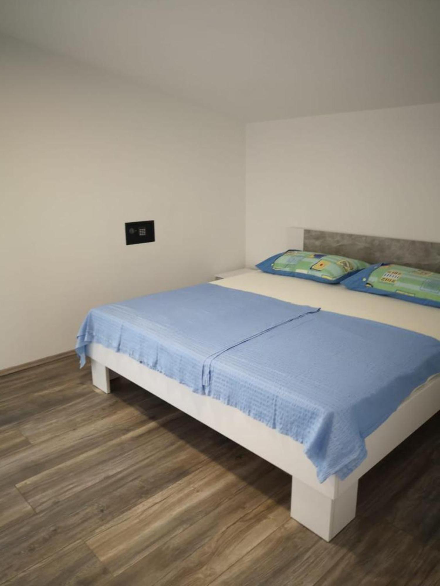 Apartments Tara Ražanac Oda fotoğraf